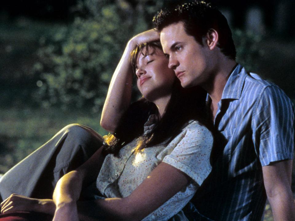 Mandy Moore and Shane West in "A Walk to Remember"