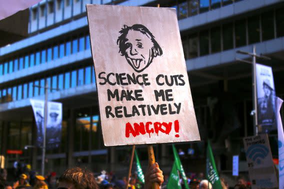 Miles participan en Marcha por la Ciencia en el mundo