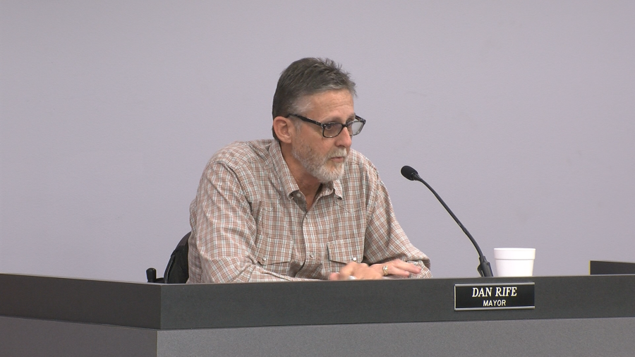 Carthage Mayor, Dan Rife calls a special meeting of the Carthage City Council to order.