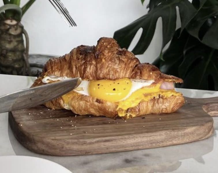 the nursery cafe & bar - HEC Croissant