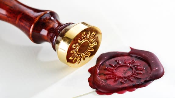 Hogwarts Wax Stamp Seal Demonstration = easier than you think