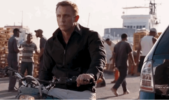 „James Bond 007: Ein Quantum Trost“: Seltsamer Straßenkehrer