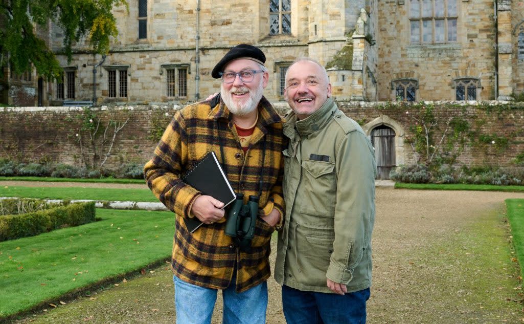 Bob Mortimer joined his old pal Jim Moir (Vic Reeves) for some festive ornithological painting