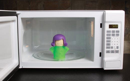 Why is Mama angry? Your microwave is dirty.
