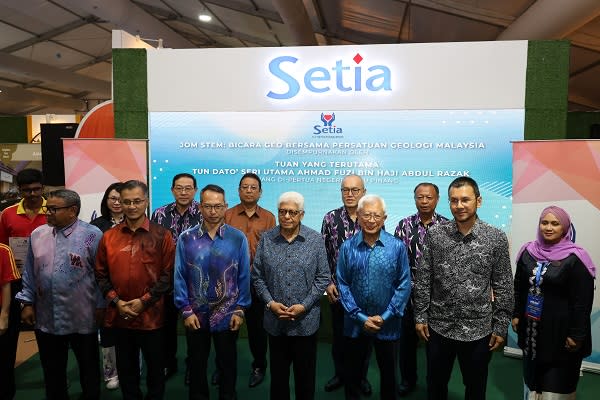 Tuan Yang Terutama Tun Dato' Seri Utama Ahmad Fuzi bin Haji Abdul Razak, Yang di-Pertua Negeri of Penang graced the programme with his honourable presence.