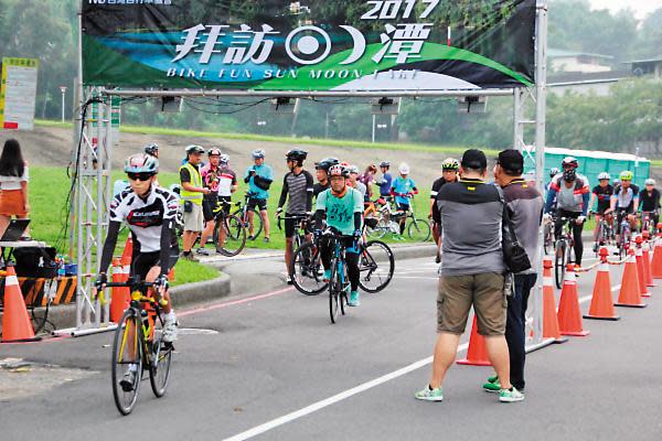 台灣自行車協會舉辦「拜訪日月潭」活動吸引600人參加，卻有參賽者命喪公路。（翻攝台灣自行車協會官網）