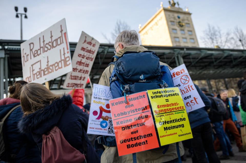 Manifestaciones antivacunas en Alemania. (Photo by STRINGER/AFP via Getty Images)