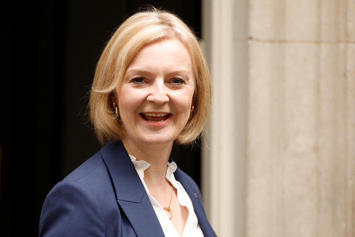 New British Prime Minister Liz Truss walks outside Number 10 Downing Street, in London, Britain September 7, 2022. REUTERS/John Sibley