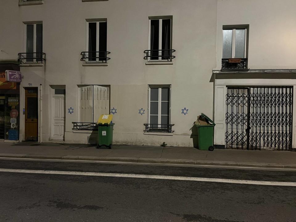 Des étoiles de David ont été taguées sur des immeubles du 14e arrondissement de Paris.