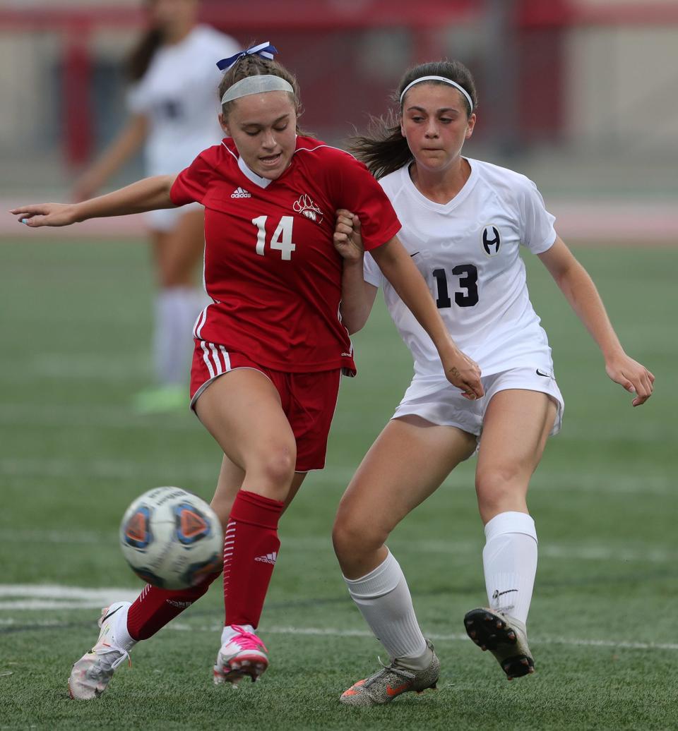 Lauren Mahoney, right, and Hoban have a huge test in how to stop Tessa Knapp and Bay.
