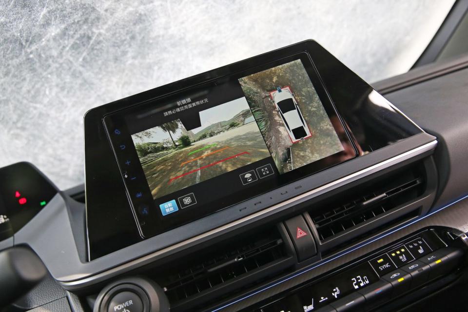 安全實用的PVM環景影像輔助系統是頂規鉑金版車型的標準配備。