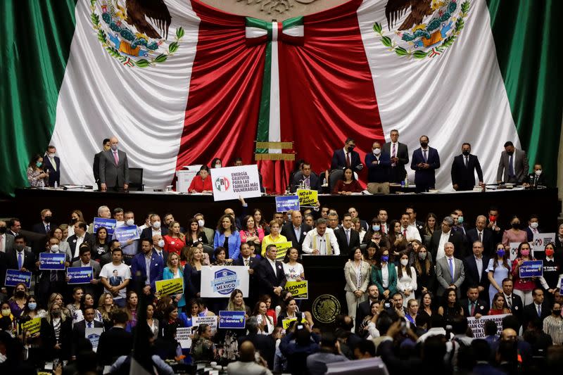 Mexican legislators to vote on constitutional reform of the electricity sector, in Mexico City