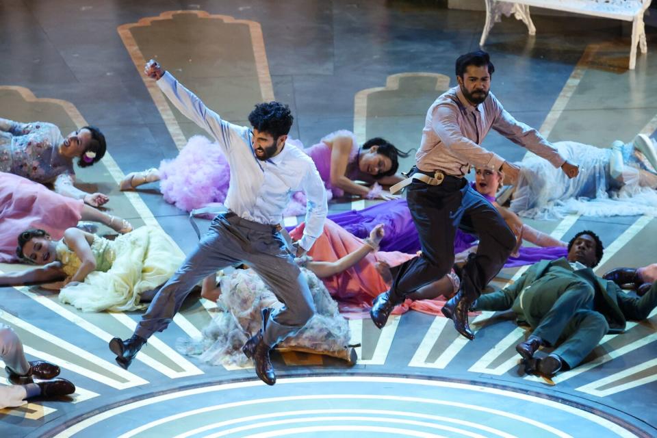 The two lead dancers perform "Naatu Naatu" at the Oscars.