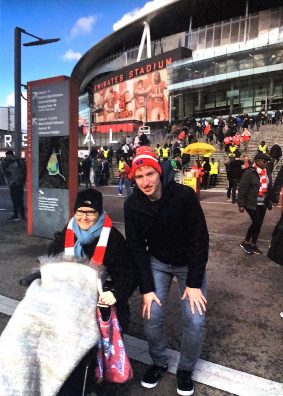 Arsenal fan Louise Higgs and her cousin Tim (London Ambulance Service)