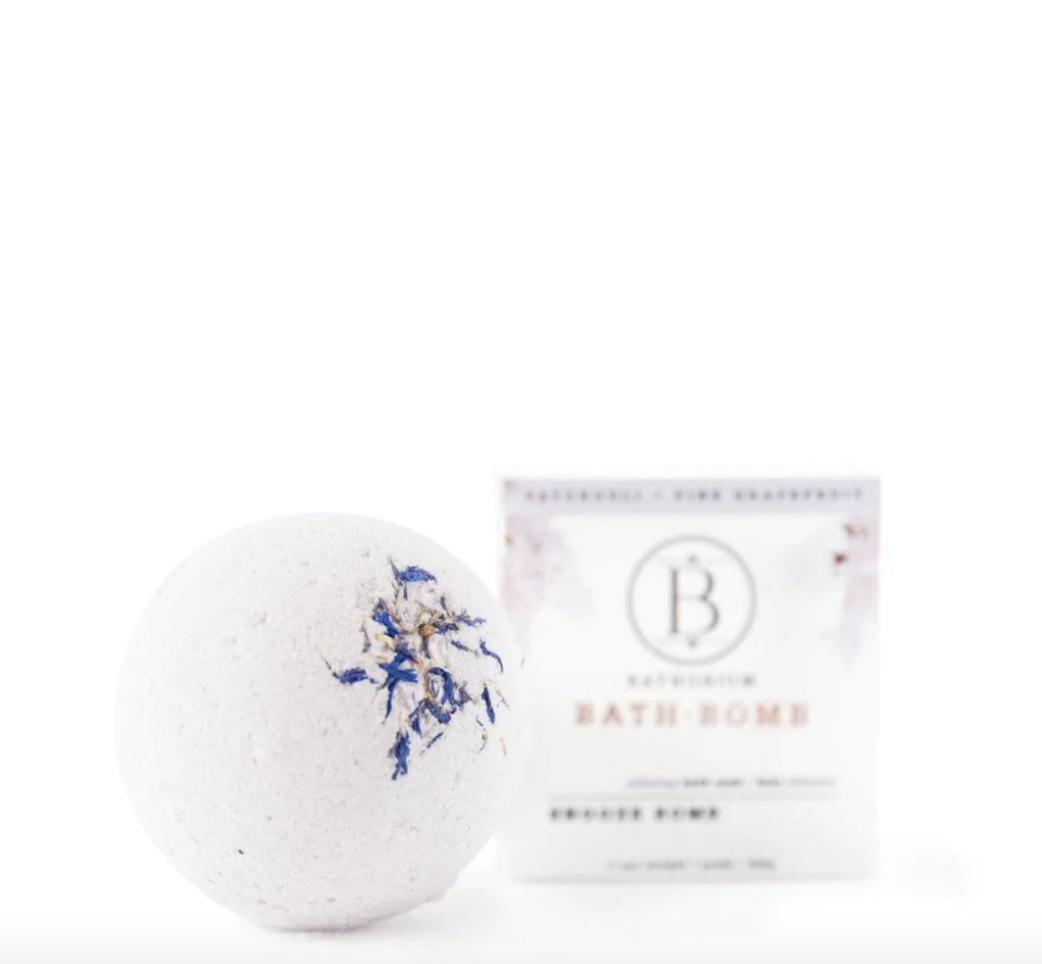 Bathorium Snooze Bomb bath bomb with lavendar (Photo via The Detox Market)