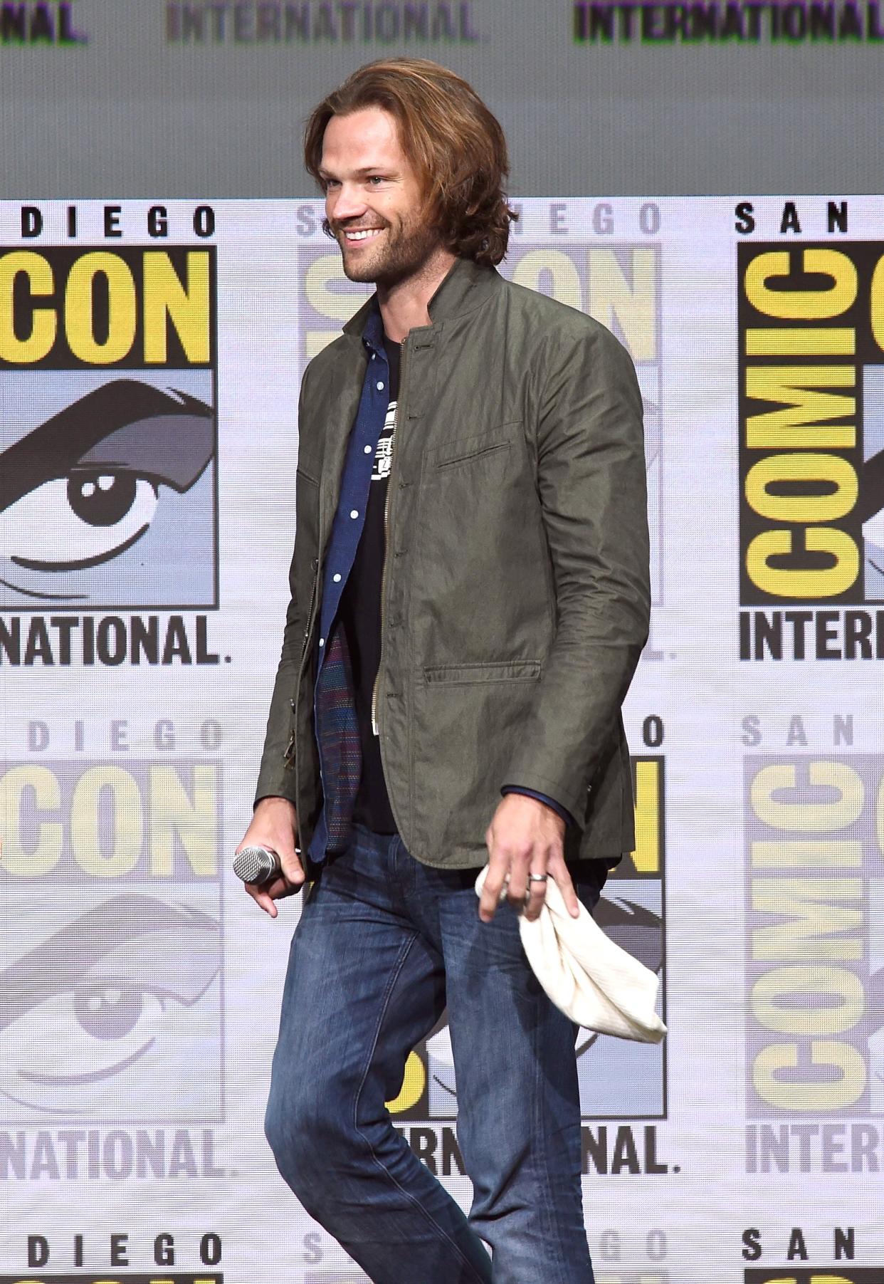 Jared Padalecki flashed a smile at the 'Supernatural' panel.