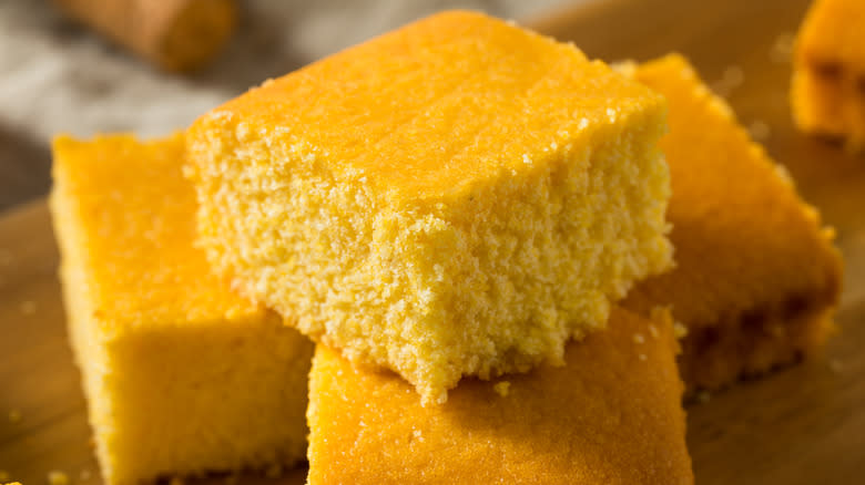 Baked yellow cornbread