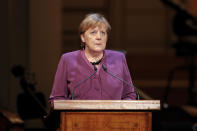 Angela Merkel cobra 7,7 veces el salario medio de Alemania, 45.157 euros. El sueldo de la canciller es de <strong>352.000 euros</strong> anuales. (Foto: Odd Andersen / Pool Photo / AP).