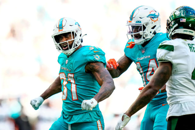 Dolphins RB Raheem Mostert receives 'Angry Runs' scepter