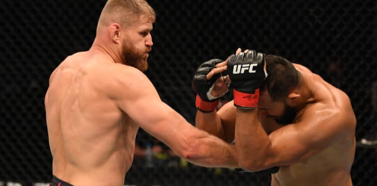 Jan Blachowicz rocks Dominick Reyes at UFC 253