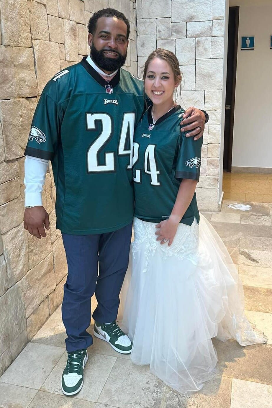 PA Couple Has Eagles-Themed Wedding