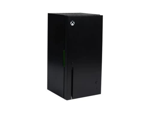 Best Gamer Mini Fridges 2023: Frigidaire, KissAir, Xbox, Fortnite