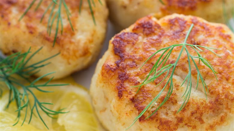 Fish cakes with fresh dill