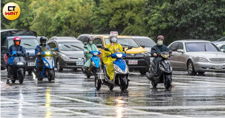 4縣市有局部大雨的機率。（示意圖／焦正德攝）