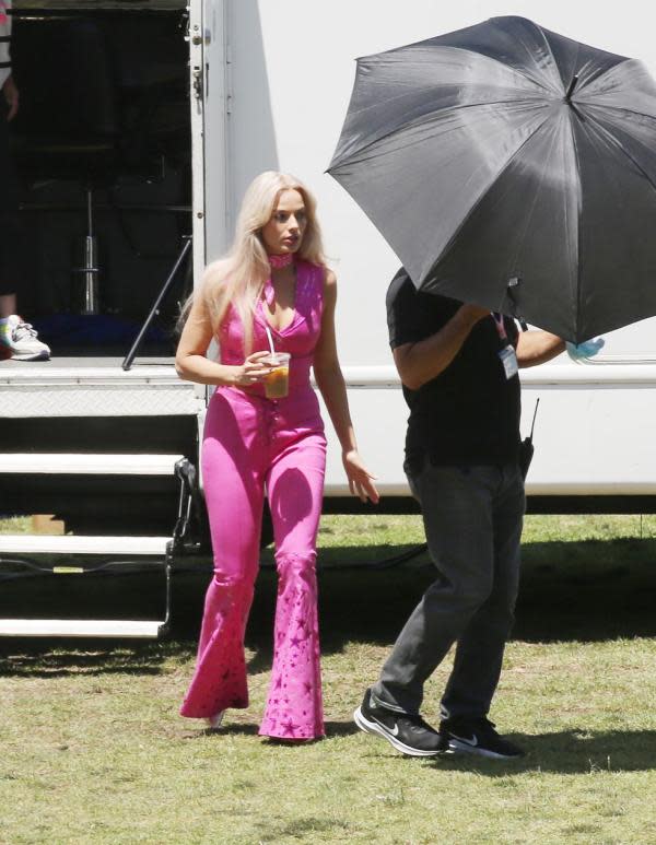 Margot Robbie en el set de Barbie (Fuente: Elle)