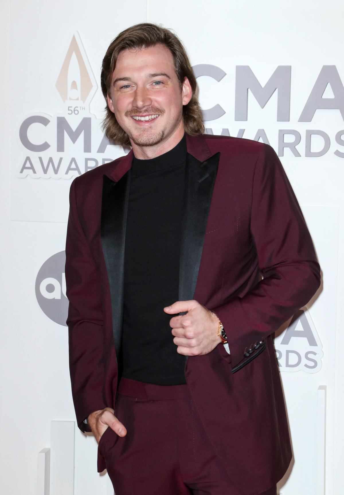 Wallen Makes CMA Awards Return 1 Year After Being Banned for