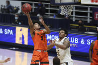 Oregon State guard Ethan Thompson (5) shoots against California forward Andre Kelly during the first half of an NCAA college basketball game in Berkeley, Calif., Thursday, Feb. 25, 2021. (AP Photo/Jed Jacobsohn)