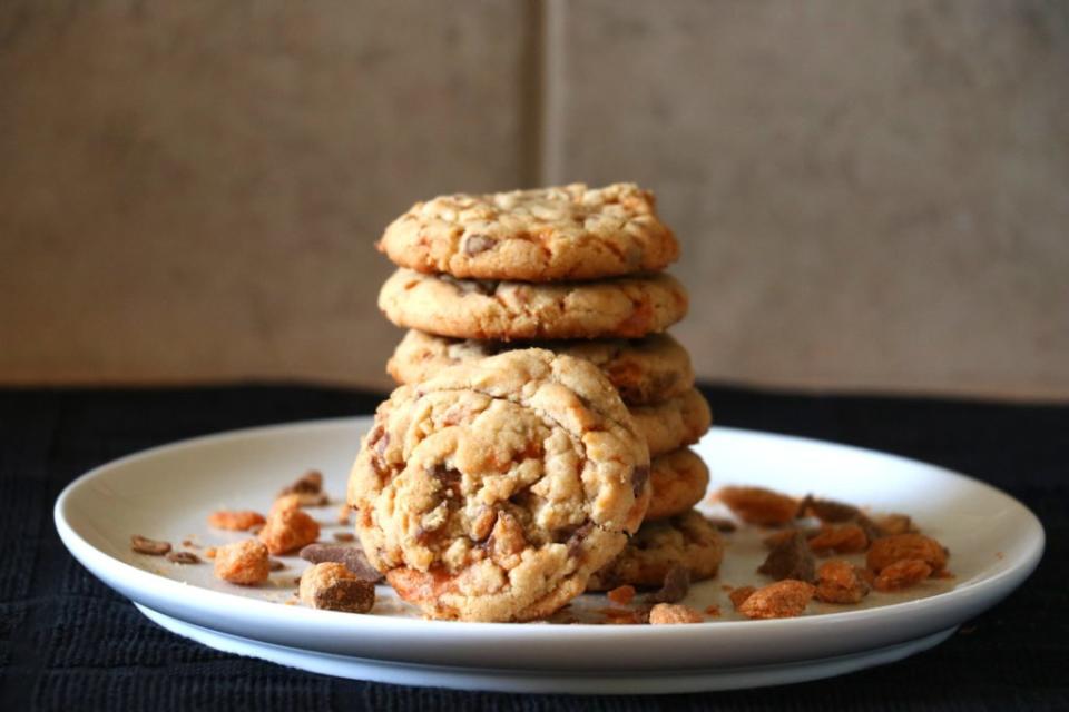 PEANUT BUTTTER COOKIES