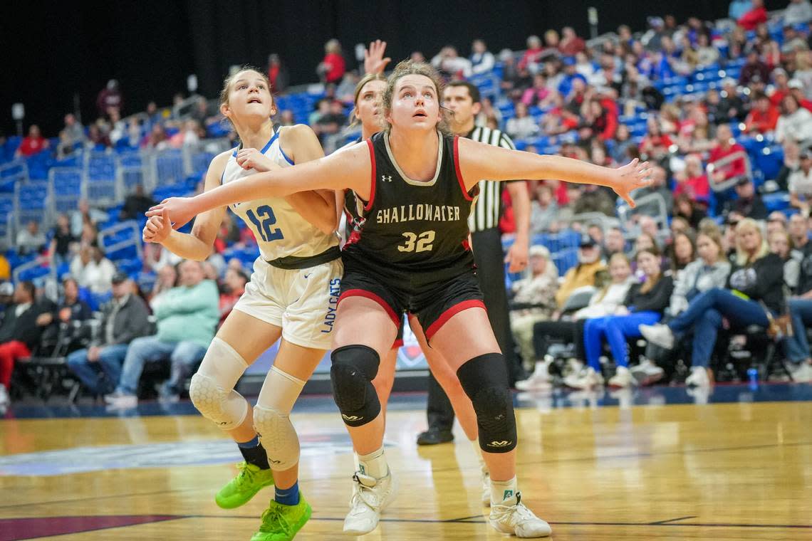 Shallowater’s Addison Pitts (32) blocks out Emory Rains’ Kenzy Thompson in a Class 3A state semifinal on Thursday, February 29, 2024 at the Alamodome in San Antonio, Texas. Shallowater stunned No. 3 Rains 59-47. Whitney Magness/University Interscholastic League