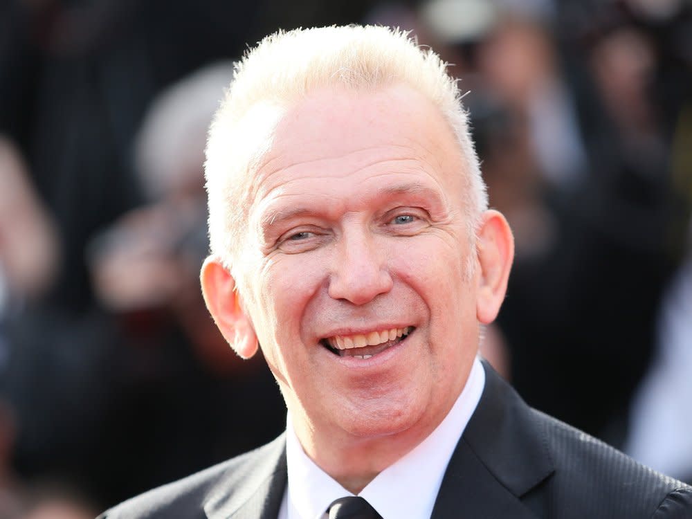 Jean Paul Gaultier feiert seinen runden Geburtstag in Mode-Ruhestand. (Bild: Denis Makarenko/Shutterstock.com)