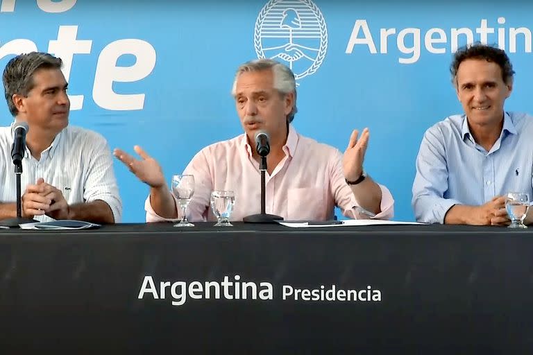 El presidente Alberto Fernández, en Chaco, con Capitanich y Katopodis