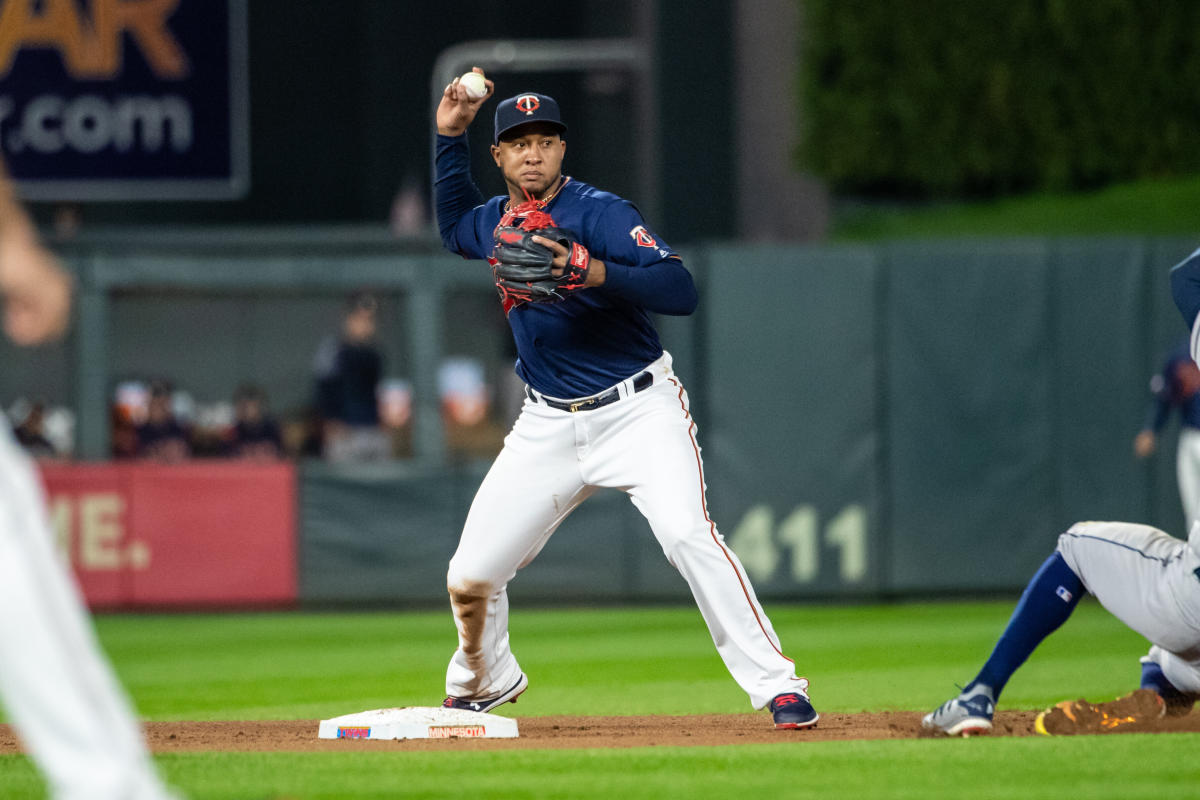 Twins first baseman C.J. Cron can catch in an emergency