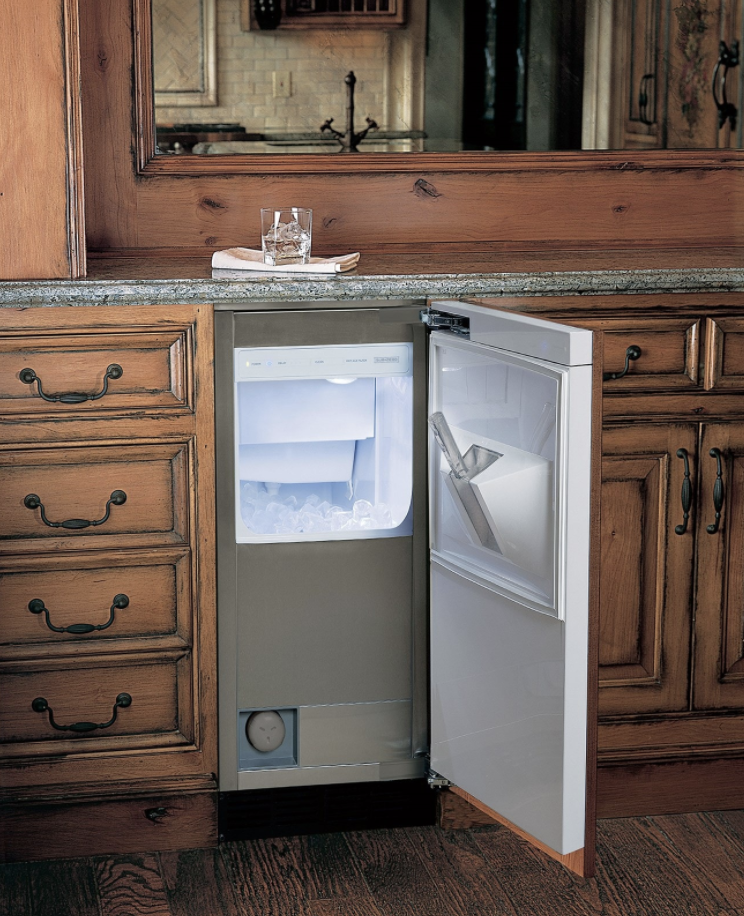 Sub-Zero 15" Ice Maker with Pump - Panel Ready