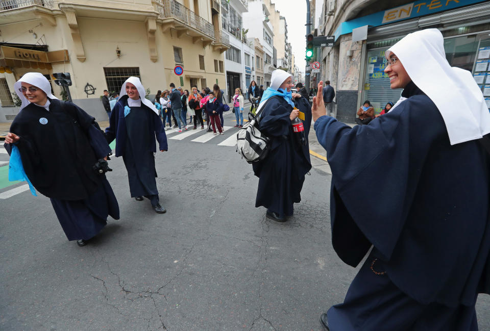 <p>Nuns and anti-abortion rights activists gather as lawmakers are expected to vote on a bill legalizing abortion, in Buenos Aires, Argentina, Aug. 8, 2018. (Photo: Marcos Brindicci/Reuters) </p>