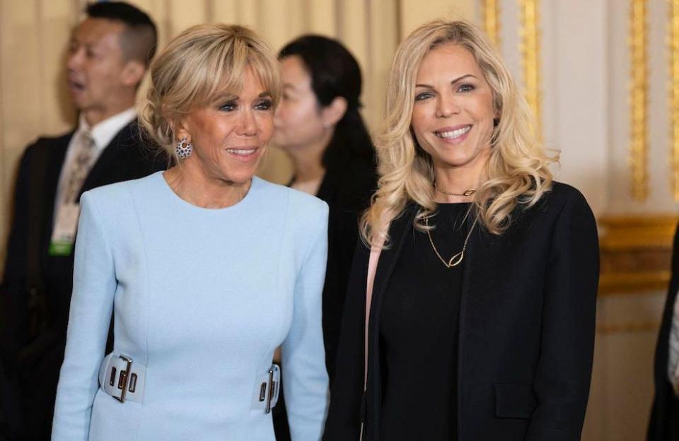 Brigitte Macron complice avec sa fille Laurence Auzière lors du dîner d'État organisé à l’Élysée