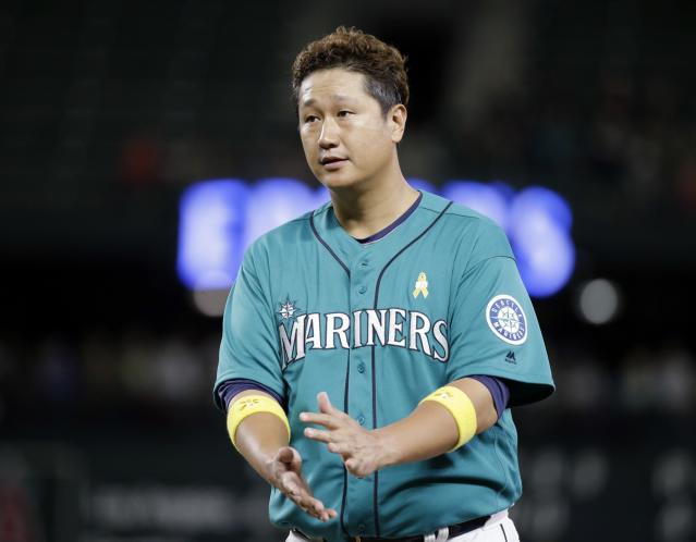 New Mariner Dae Ho Lee already has Topps cards for fans to