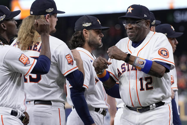 Houston Astros manager Dusty Baker Jr. (12) waves to the crowd before the  MLB game between the New York Yankees and the Houston Astros on Thursday,  Ju Stock Photo - Alamy