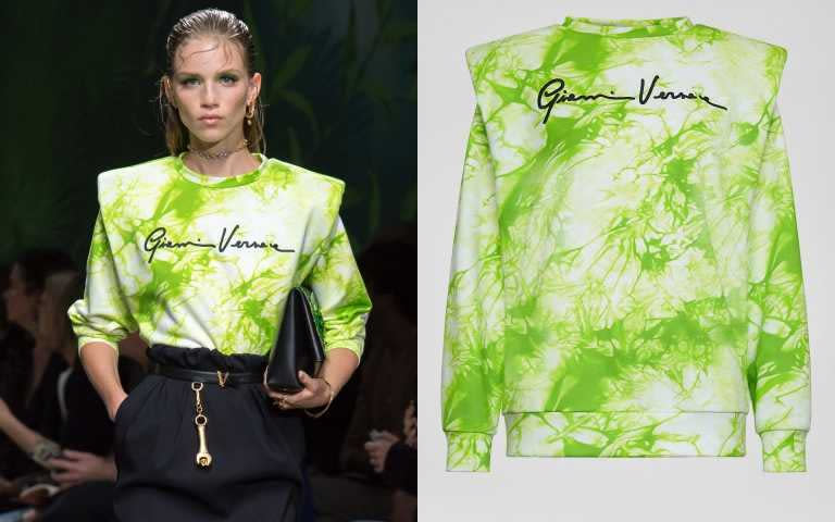 在柔軟休閒的運動衫中加入墊肩，展現全然不同的力度。VERSACE Tie-Dye Print Sweatshirt／約29,650元（圖／品牌提供）