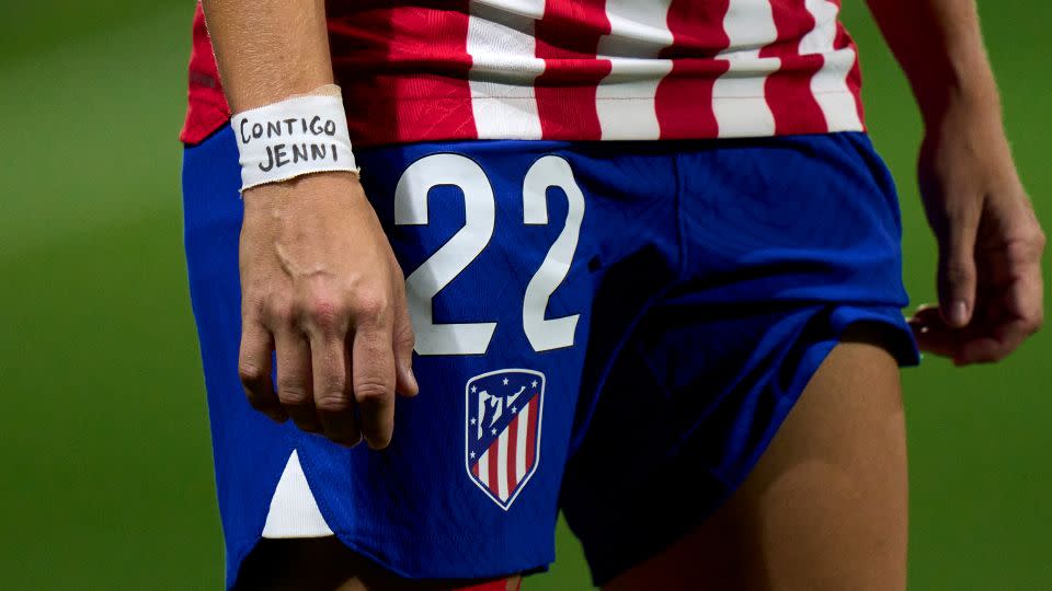 Players of Atletico de Madrid wearing a wrist band in support of Hermoso. - Quality Sport Images/Getty Images
