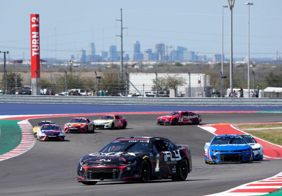 Ross Chastain (1) leads a pack of cars during the 2022 EchoPark Automotive Texas Grand Prix at Circuit of the Americas.