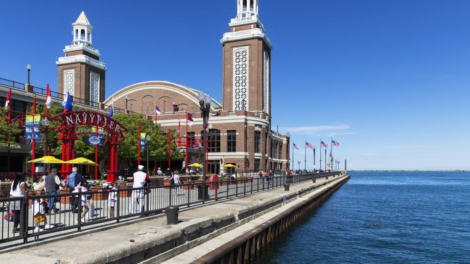 usa, illinois, chicago, navy pier at lake michigan