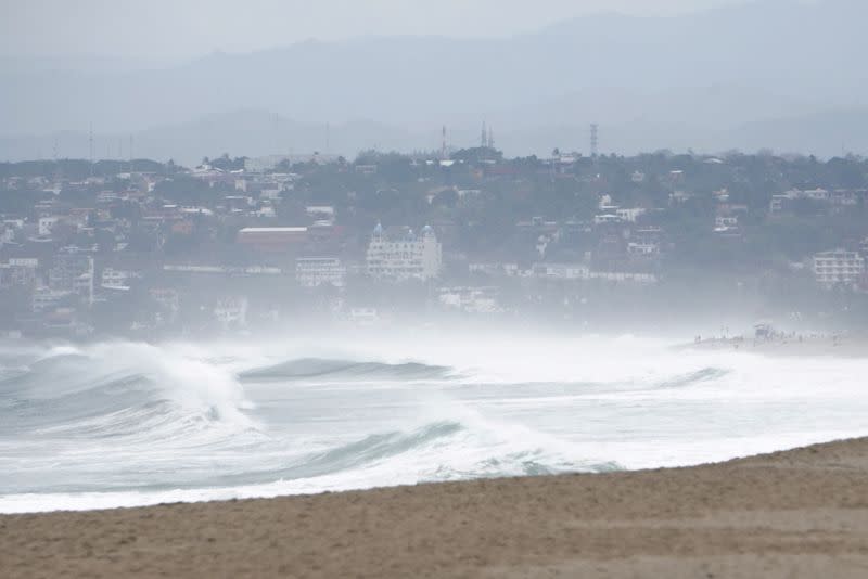 First hurricane of the eastern Pacific season barrels toward southern Mexico