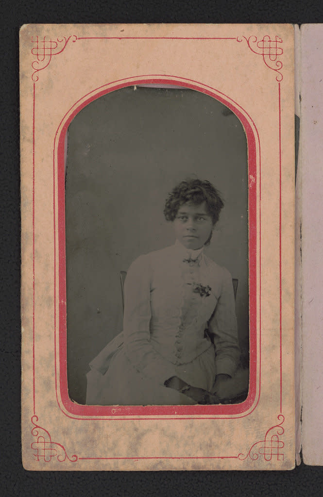 Clarissa M. Thompson (born 1856) was an <a href="https://books.google.com/books?id=yahjBFqH55gC&amp;pg=PA166&amp;lpg=PA166&amp;dq=Clarissa+M.+Thompson+Novelist&amp;source=bl&amp;ots=YCl-ZQWLEJ&amp;sig=US5CgNxPjoBG4DYNq3HSMiaBEwY&amp;hl=en&amp;sa=X&amp;ved=0ahUKEwj_m9uG15rTAhXGRyYKHbhqB7gQ6AEIPjAH#v=onepage&amp;q=Clarissa%20M.%20Thompson%20Novelist&amp;f=false" target="_blank">educator, novelist, poet and teacher</a>. She often&nbsp;spoke out about temperance, gender inequality and racism.&nbsp;