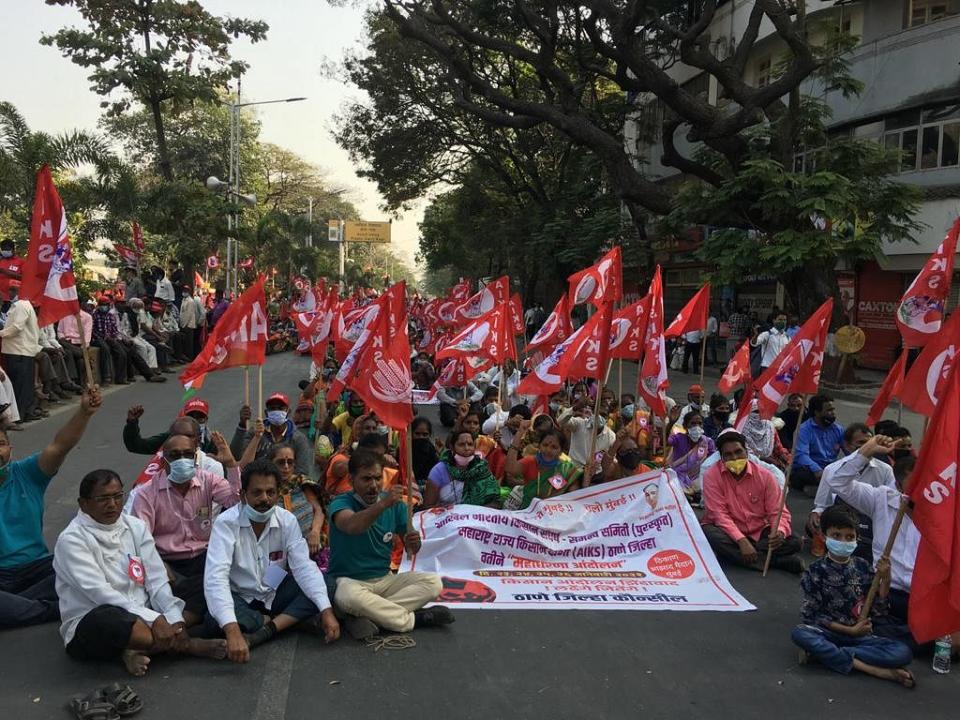 Farmers from 21 districts of Maharashtra made their way to Mumbai on Monday to protest against the Centre’s three new contentious agricultural laws.