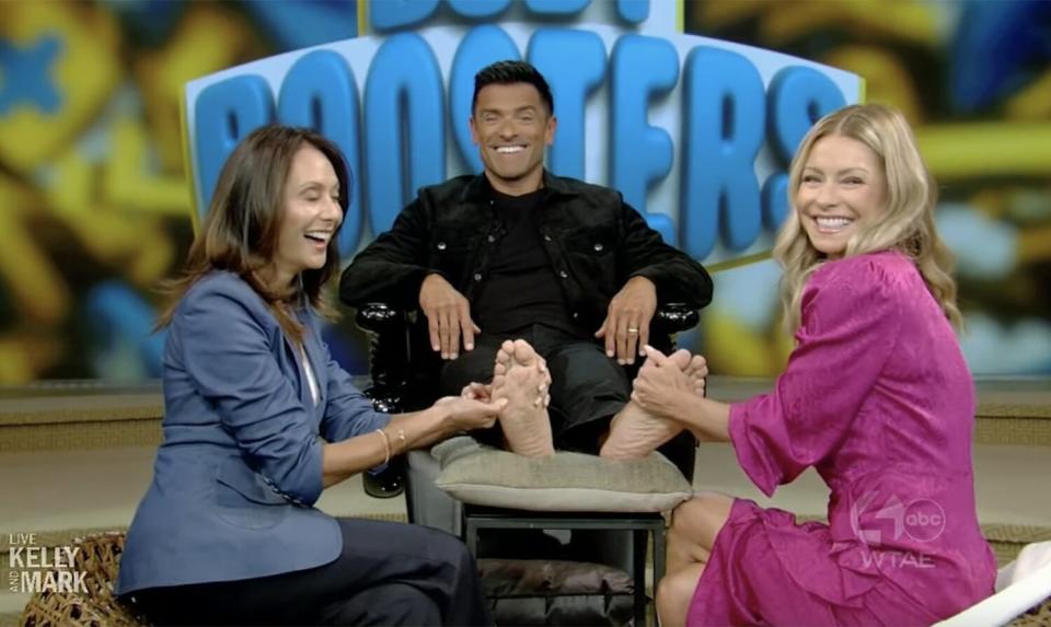 Mark Consuelos' feet get a massage on 'Live With Kelly and Mark'