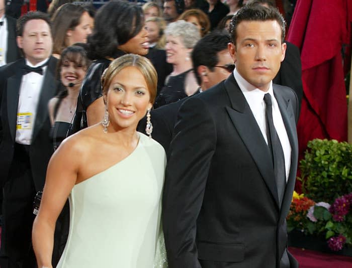 An older photo of Ben and Jennifer on a red carpet